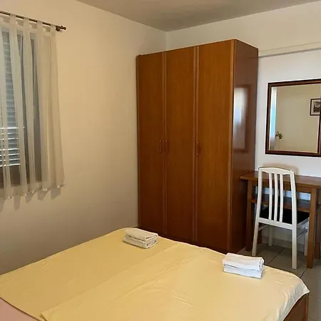 Guest house Mandic Lopar