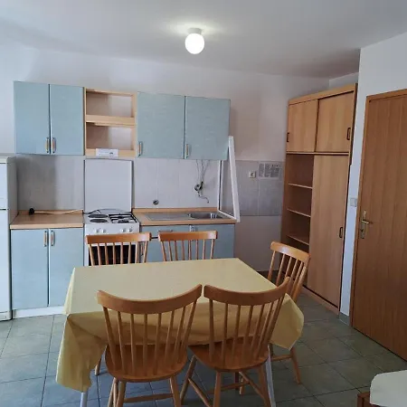 Mandic Guest house Lopar