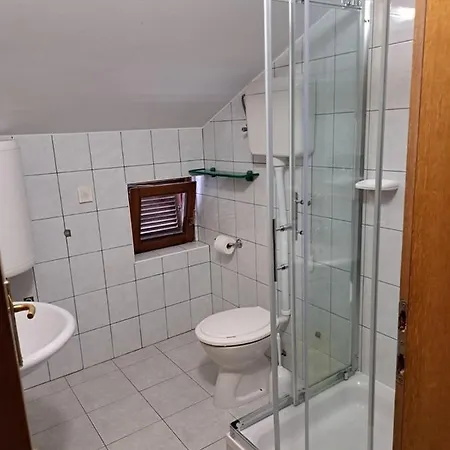Mandic Guest house Lopar